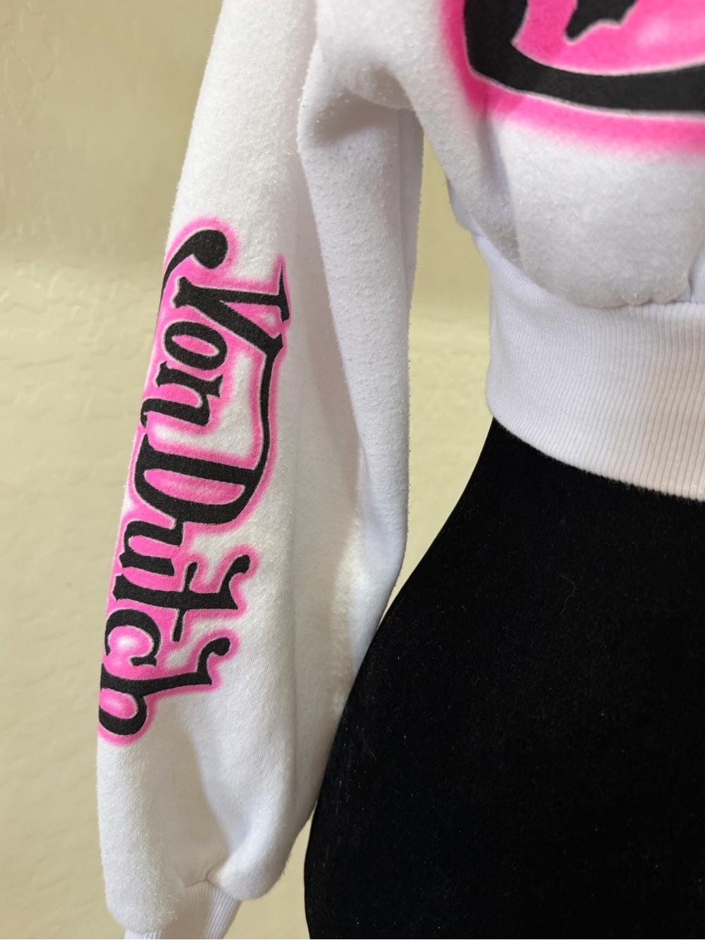 Von Dutch White Pink Logo Cropped Hoodie XS - Picture 3 of 5